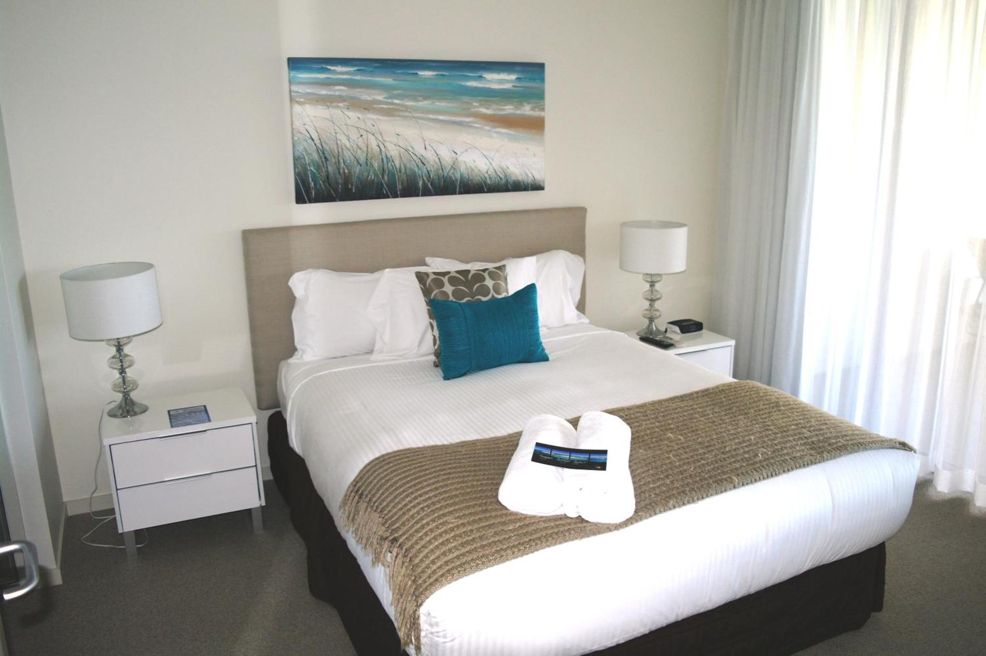 Monaco Caloundra Aparthotel Exteriör bild