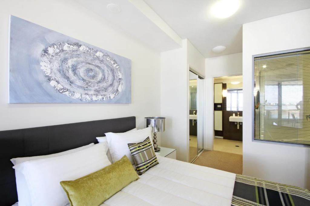 Monaco Caloundra Aparthotel Rum bild