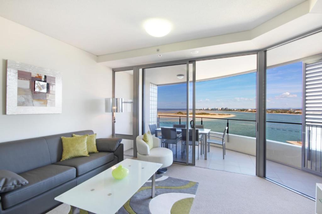 Monaco Caloundra Aparthotel Exteriör bild