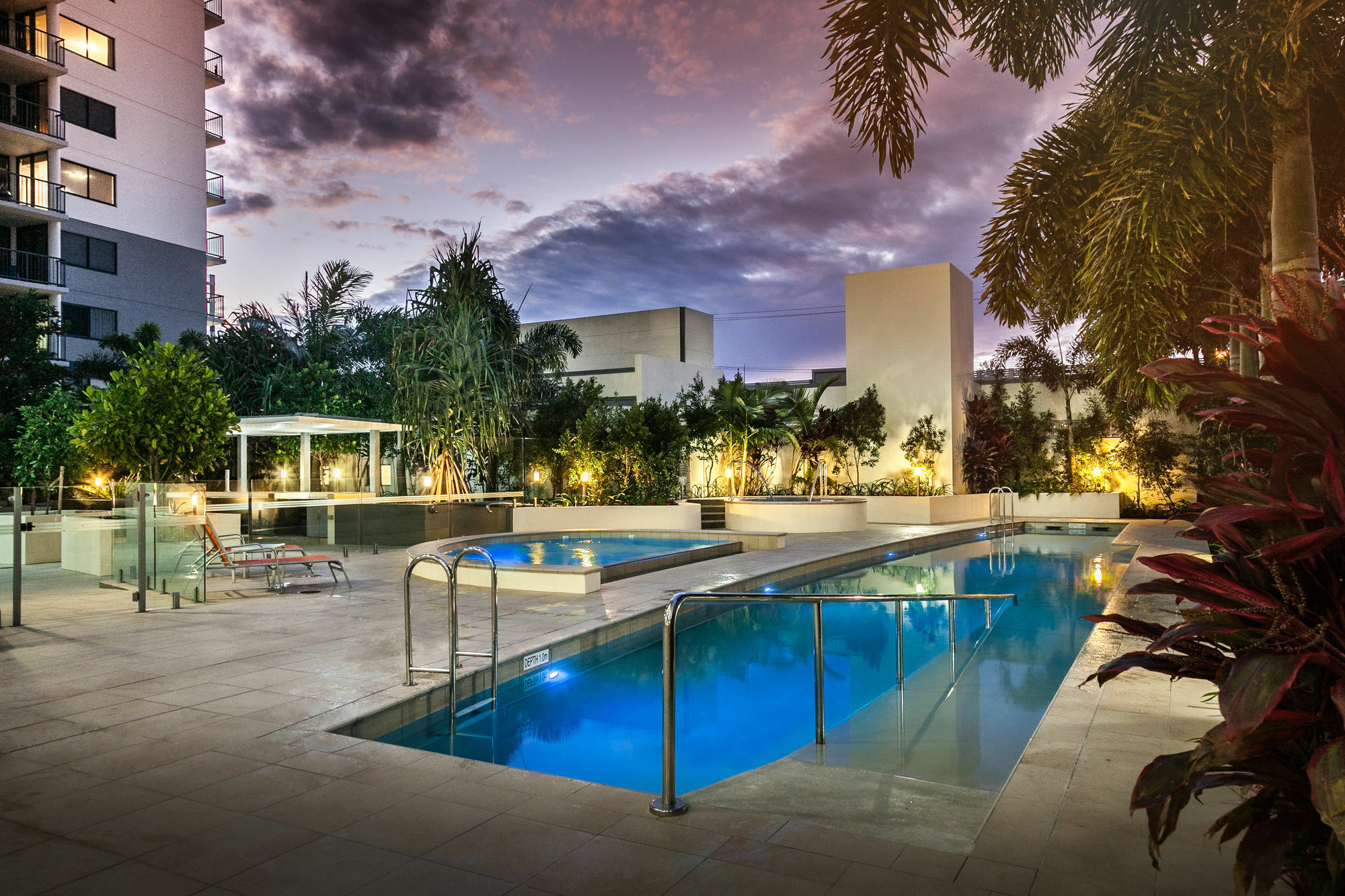 Monaco Caloundra Aparthotel Exteriör bild
