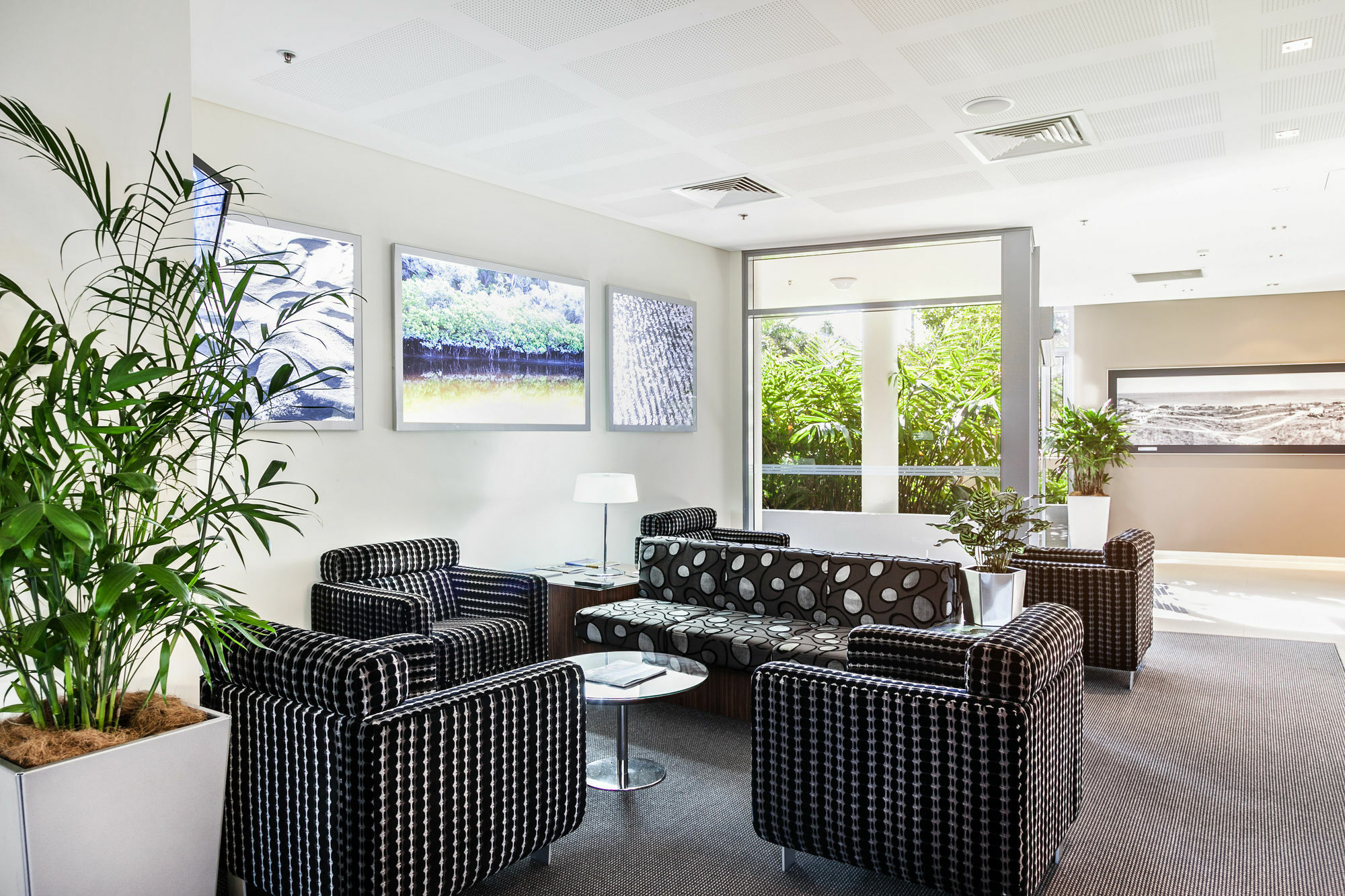Monaco Caloundra Aparthotel Exteriör bild