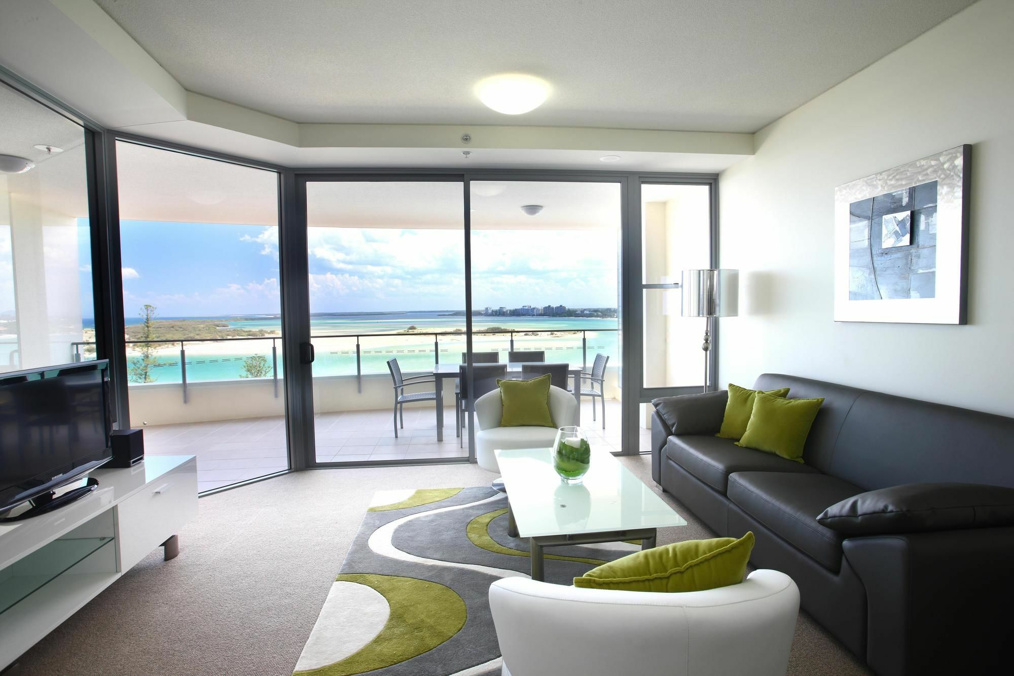Monaco Caloundra Aparthotel Exteriör bild